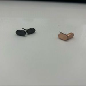 Kendra Scott studs in black and rose gold